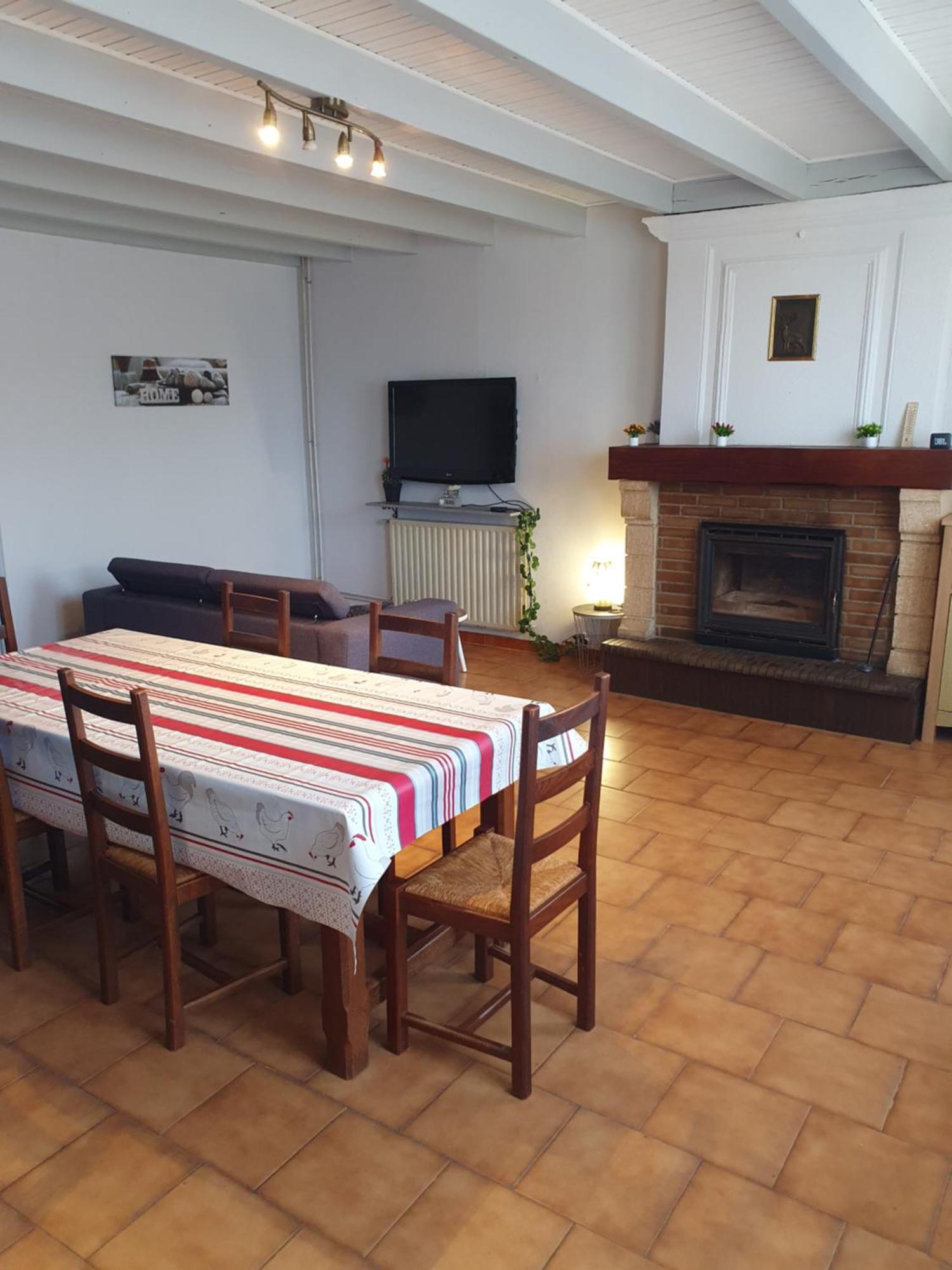 Maison 2 Chambres Au Calme Saint-Bonnet-sur-Gironde Extérieur photo